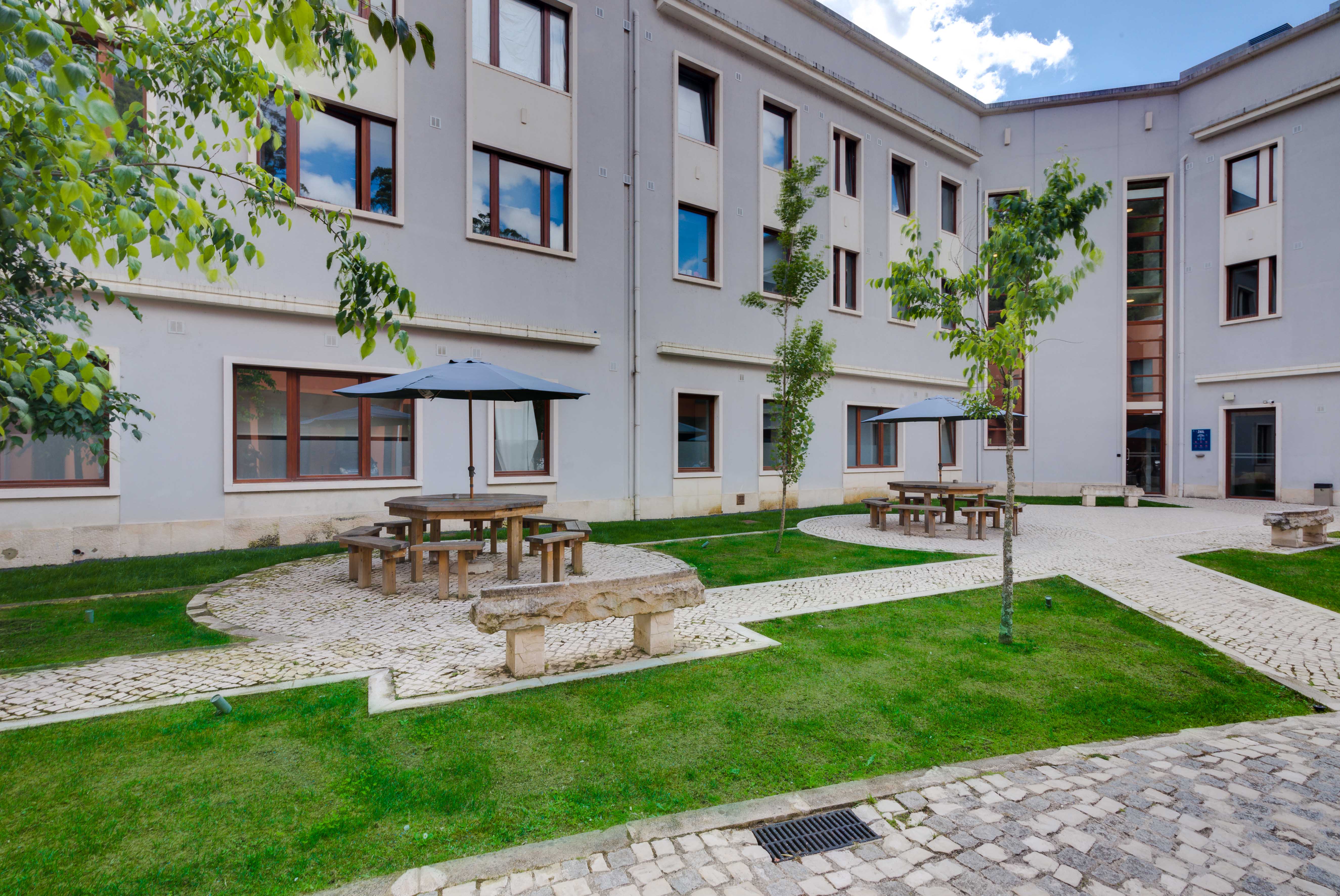 livensa_coimbra_terrace_1.jpg