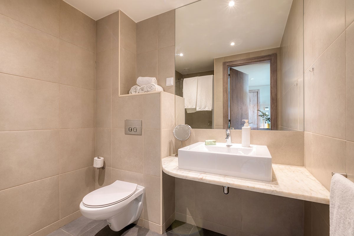 livensa-living-lisboa-cidade-universitaria-studio-kitchen-premium-8.jpg