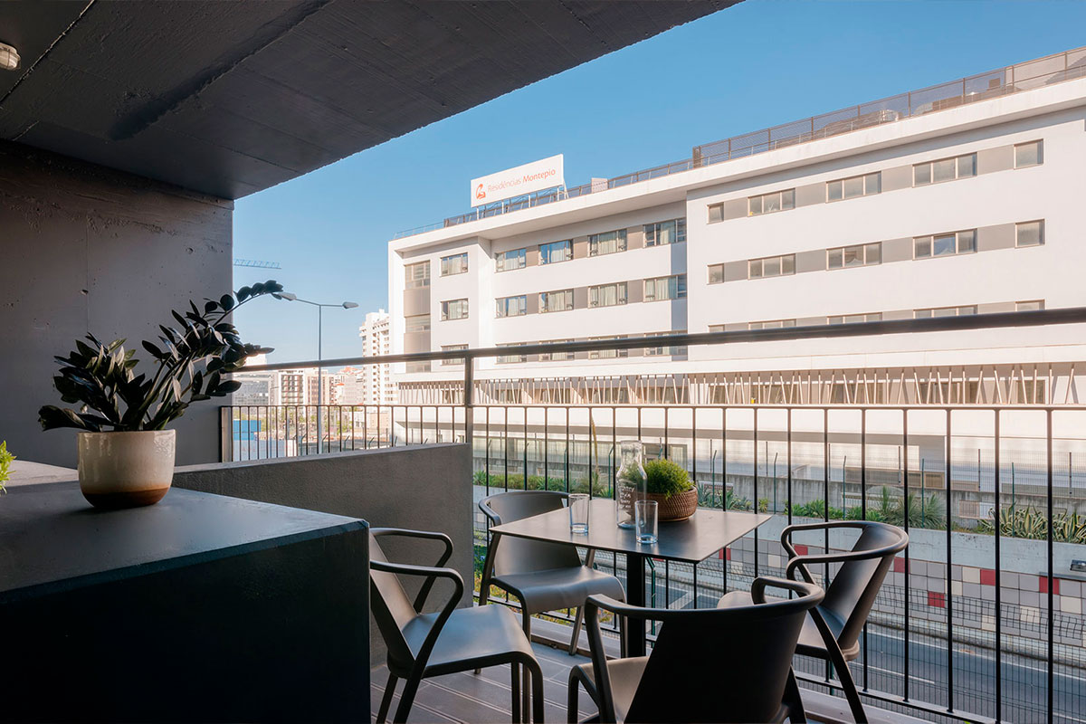 lisboa_cu_std_room_terrace_6.jpg