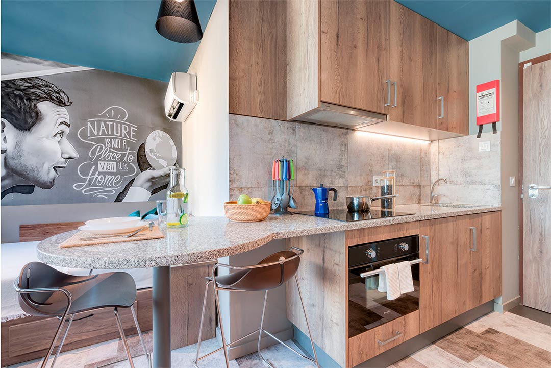 livensa-living-lisboa-marques-de-pombal-estudio-cocina-premium-terraza-4.jpg