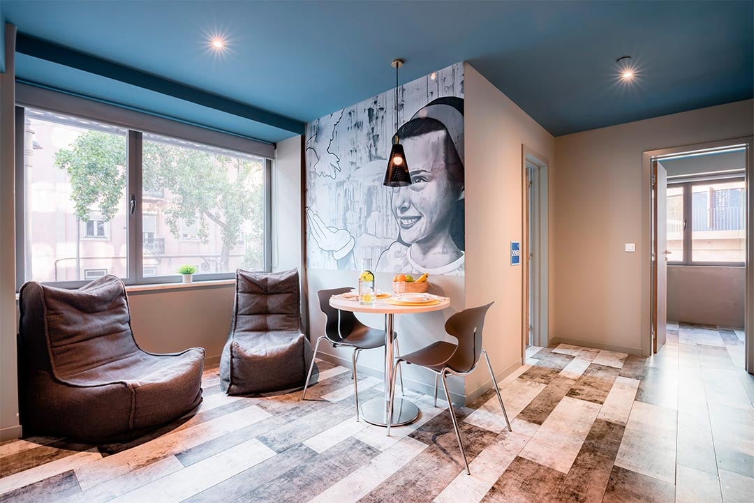 livensa-living-lisboa-marques-de-pombal-estudio-doble-cocina-standard-femenino-6.jpg
