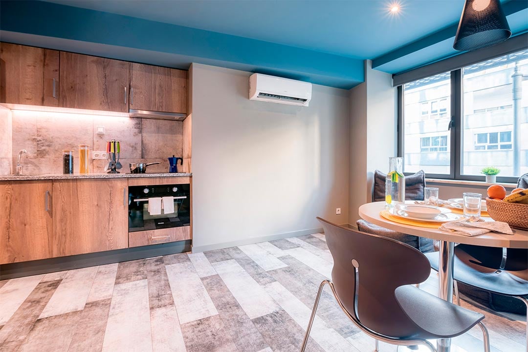 livensa-living-lisboa-marques-de-pombal-estudio-doble-cocina-standard-femenino-7.jpg