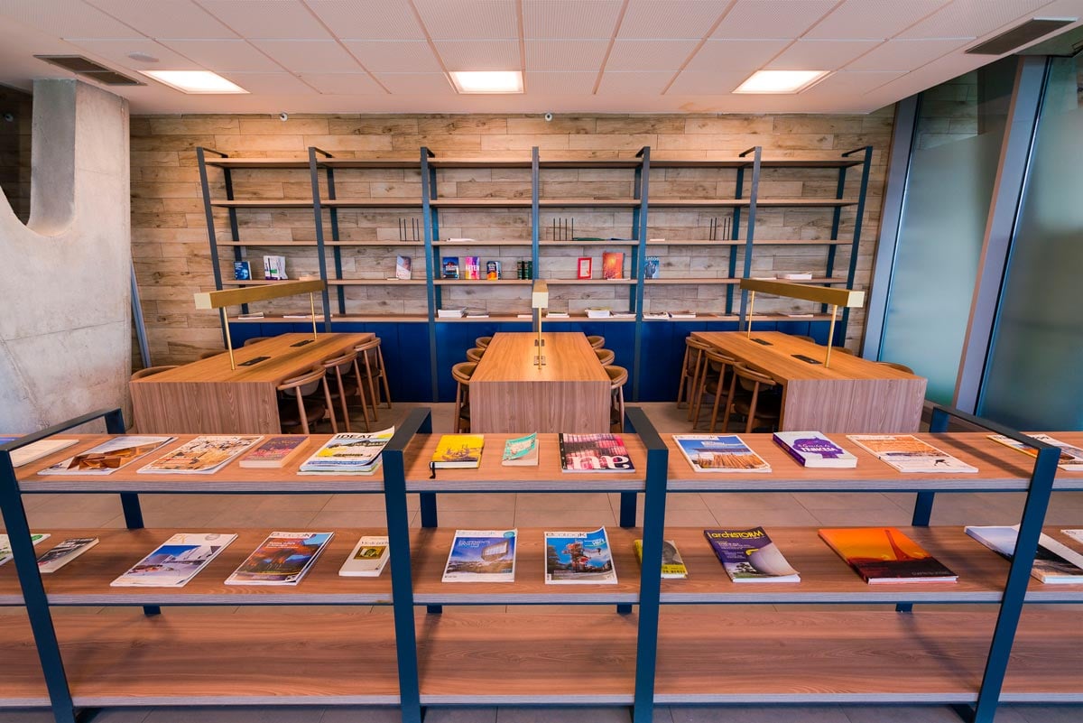 livensa-living-barcelona-diagonal-alto-biblioteca.jpg