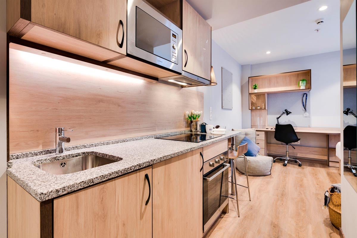livensa-living-barcelona-marina-estudio-cocina-premium-4.jpg
