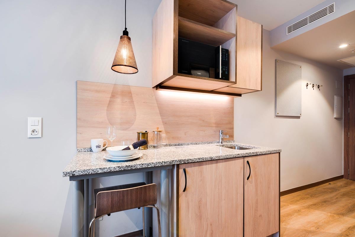 livensa-living-barcelona-marina-estudio-kitchenette-standard-1.jpg