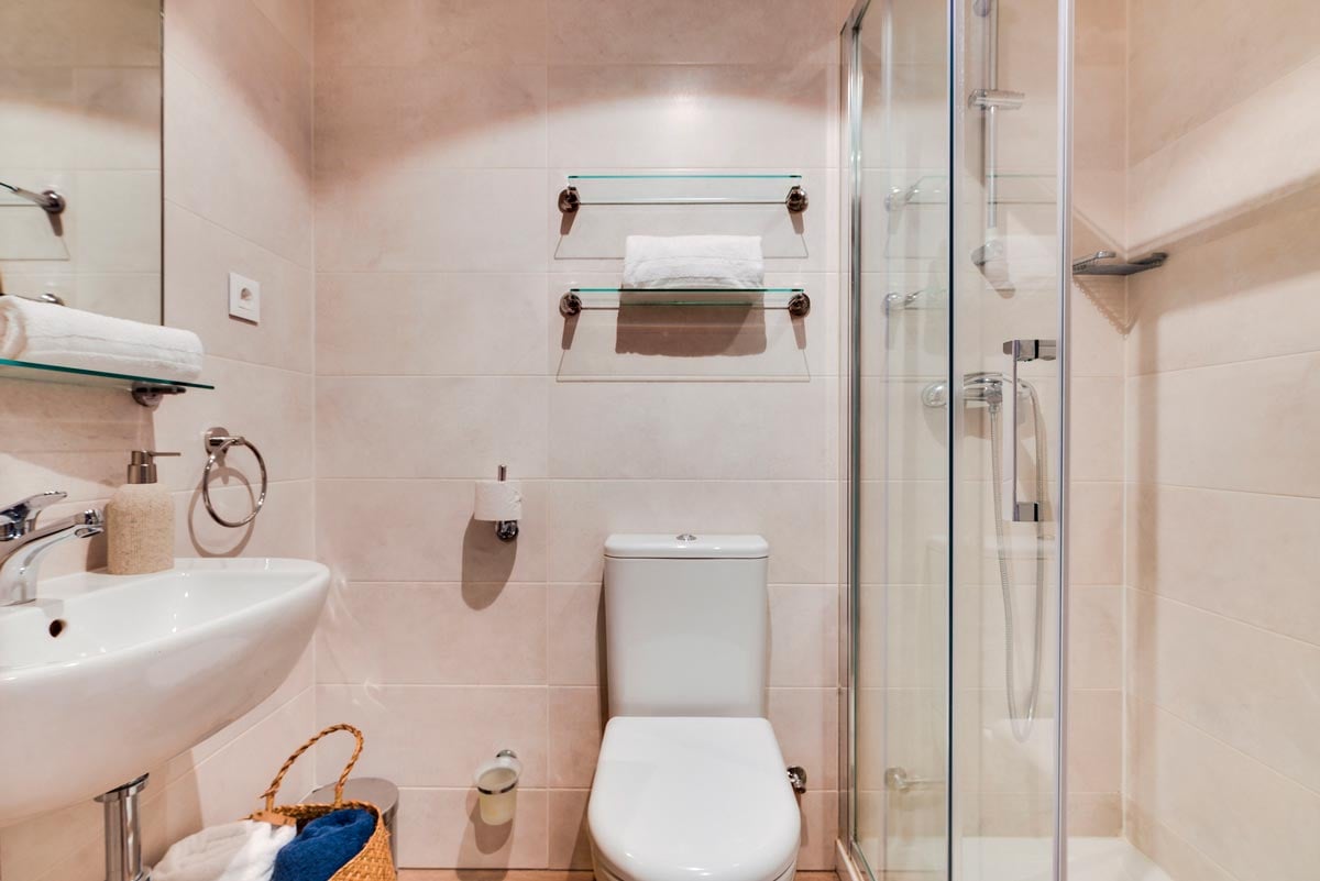 livensa-living-barcelona-marina-estudio-kitchenette-standard-2.jpg