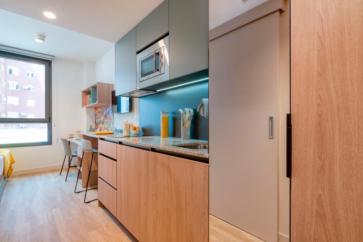 livensa-living-barcelona-parallel-estudio-cocina-standard-4.jpg