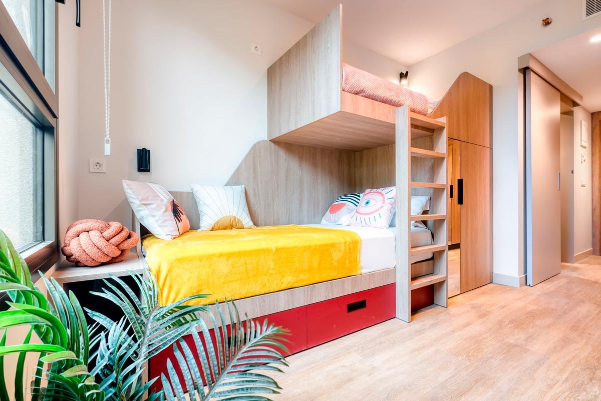livensa-living-barcelona-parallel-estudio-doble-standard-femenino-2.jpg