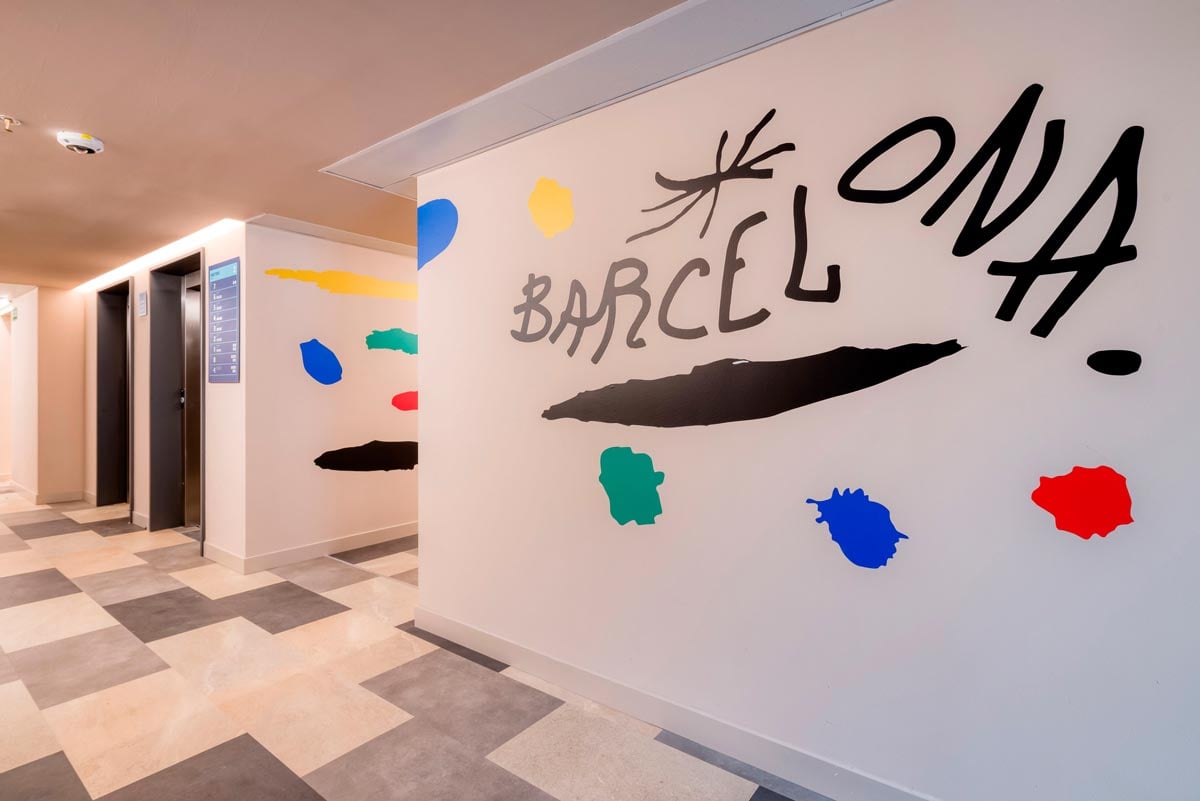 livensa-living-barcelona-sants-pasillo-comun.jpg