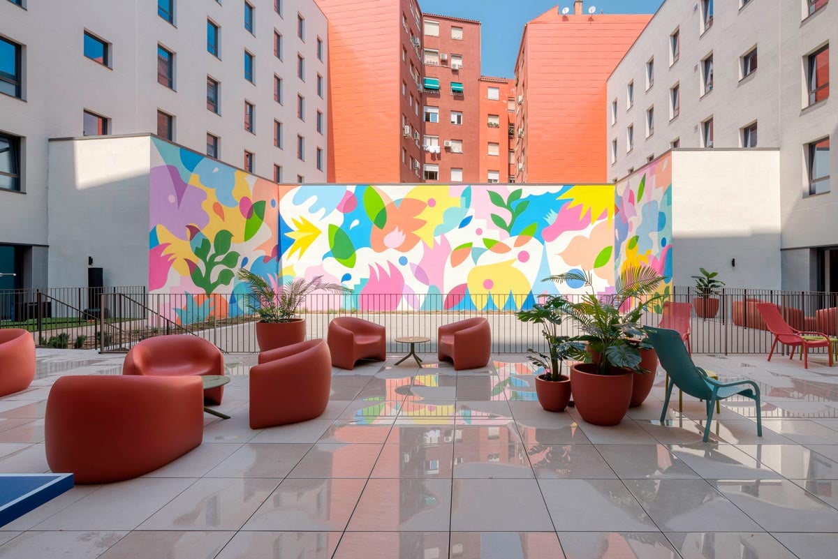 livensa-living-barcelona-sants-terraza-2.jpg