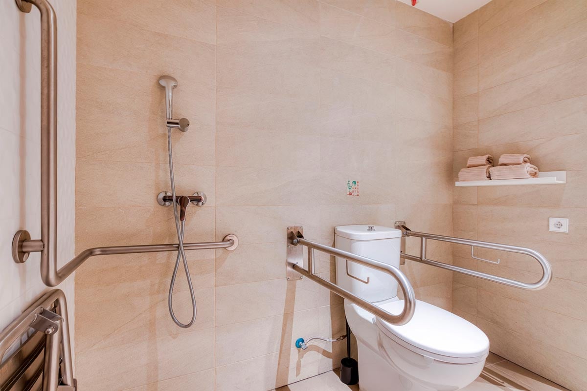 livensa-living-granada-cartuja-estudio-cocina-premium-accesible4.jpg
