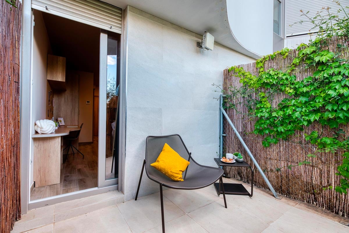 livensa-living-granada-cartuja-estudio-cocina-superior-terraza-2.jpg