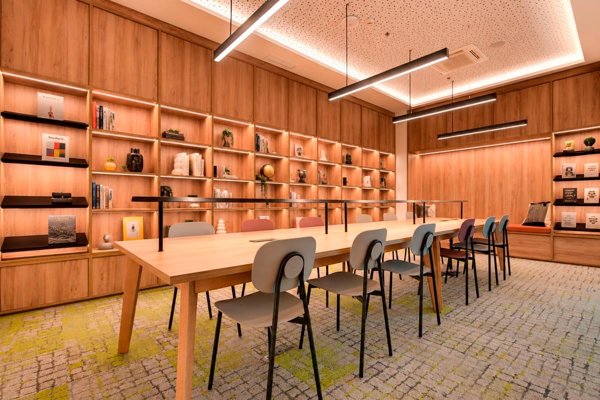 livensa-living-granada-fuentenueva-biblioteca-2.jpg