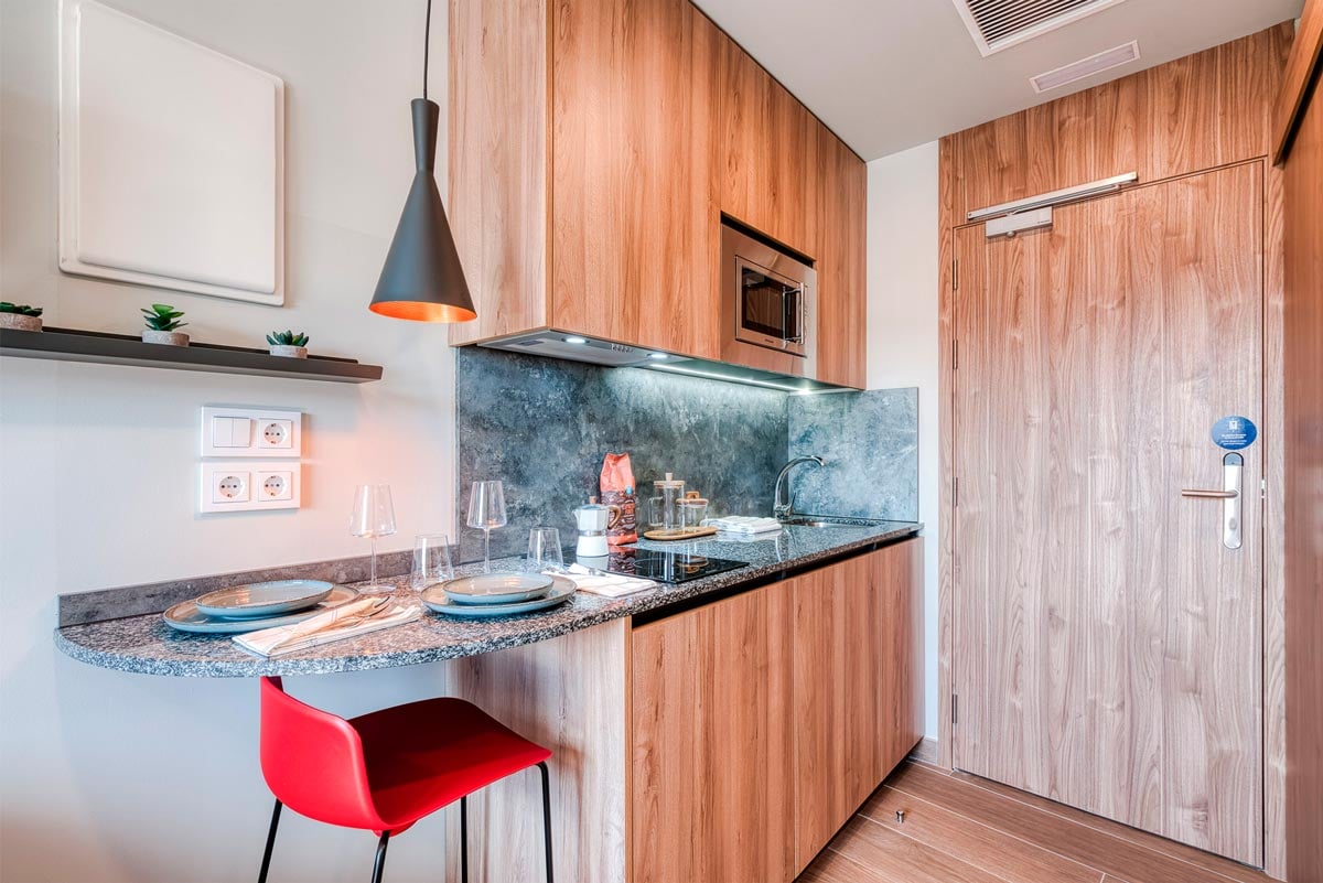 livensa-living-granada-fuentenueva-estudio-cocina-premium-3.jpg