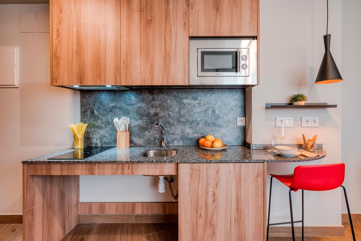 livensa-living-granada-fuentenueva-estudio-cocina-superior-accesible-2.jpg