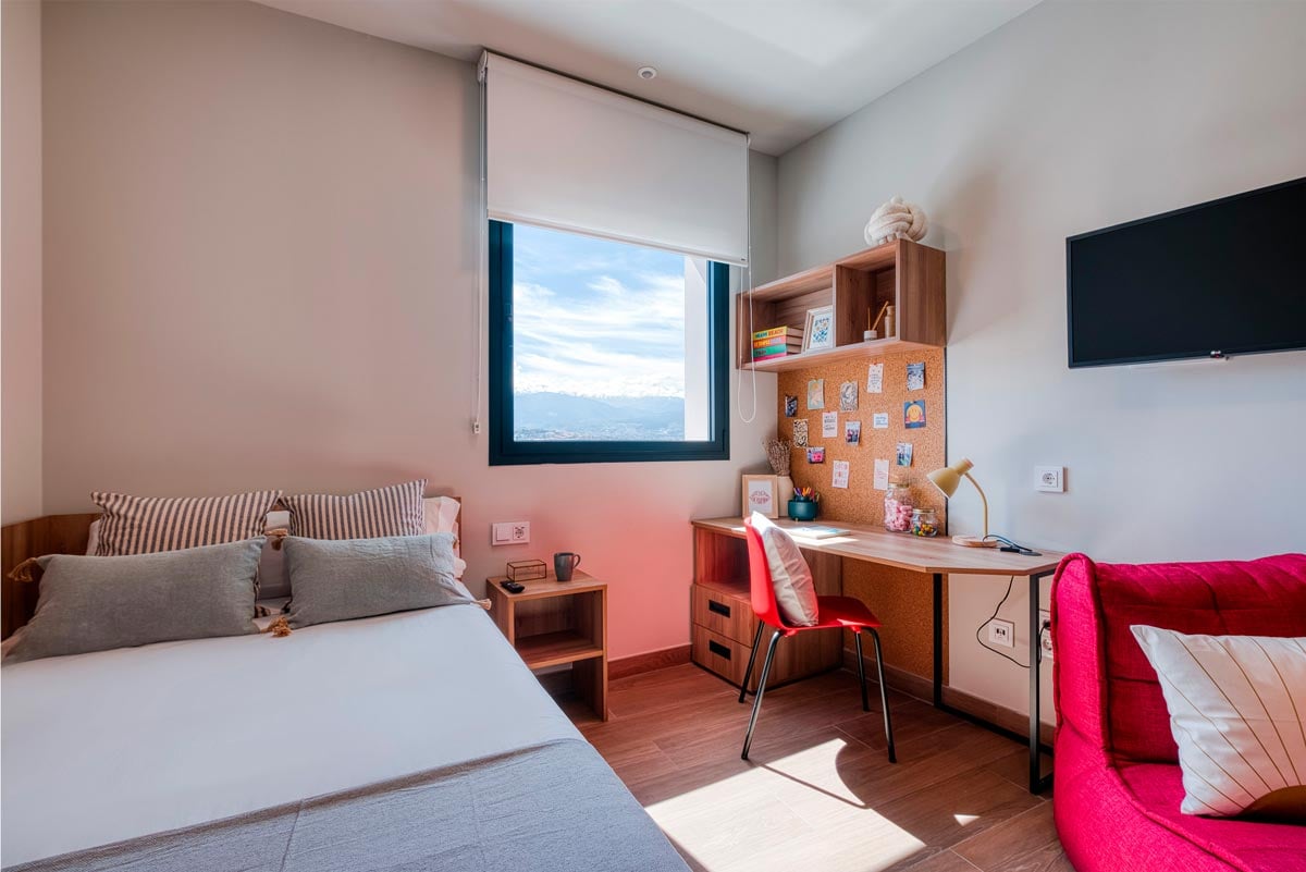 livensa-living-granada-fuentenueva-estudio-cocina-superior-1.jpg
