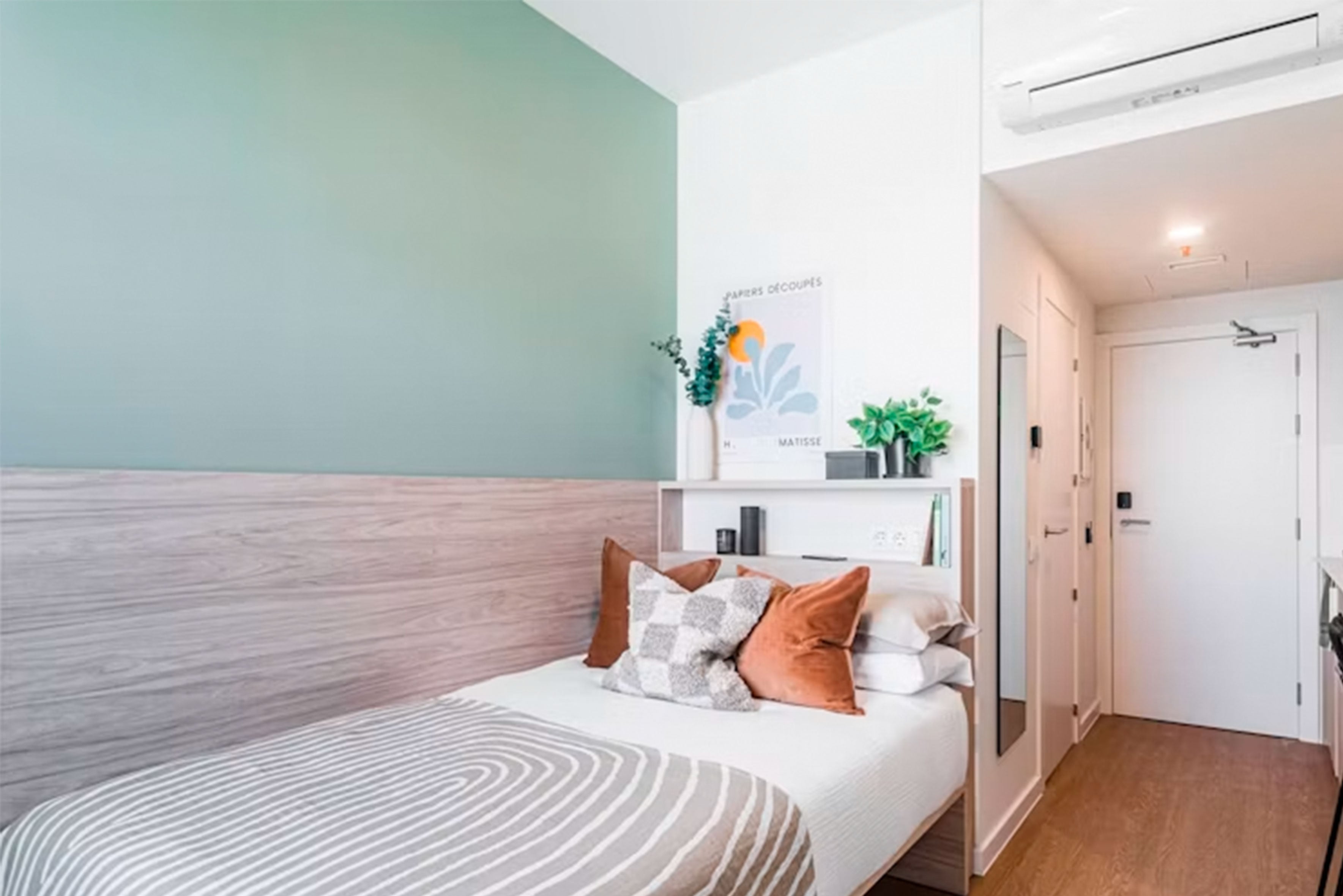 livensa-living-madrid-aravaca-campus-studio-standard-plus-3.jpg