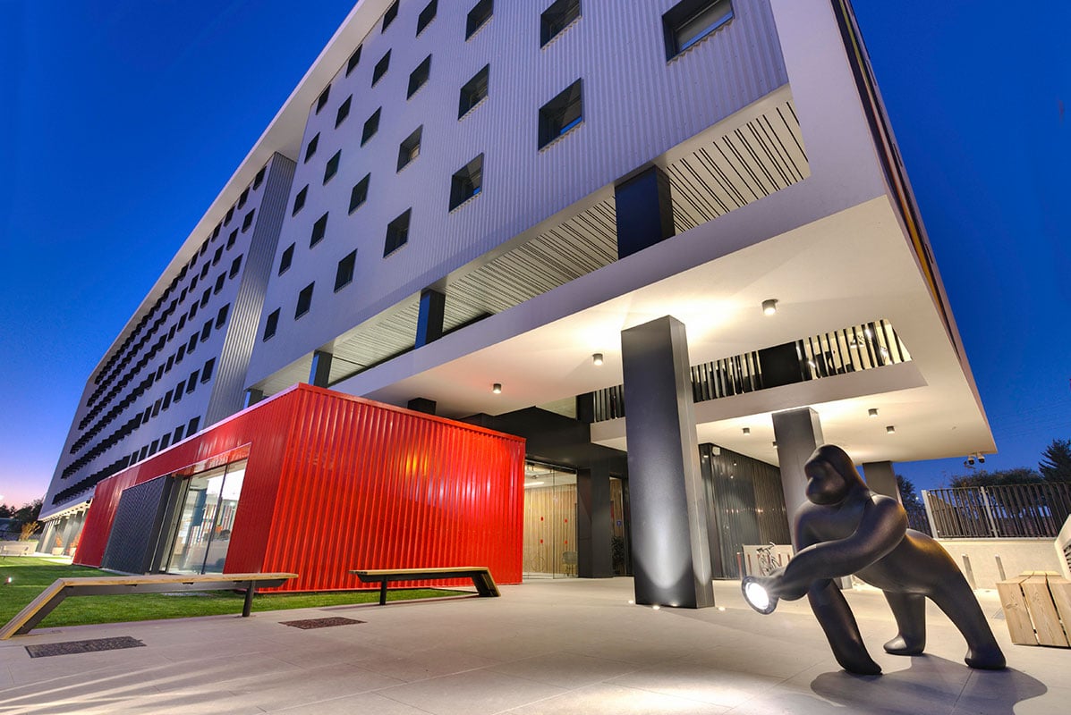 livensa-living-madrid-getafe-entrada.jpg