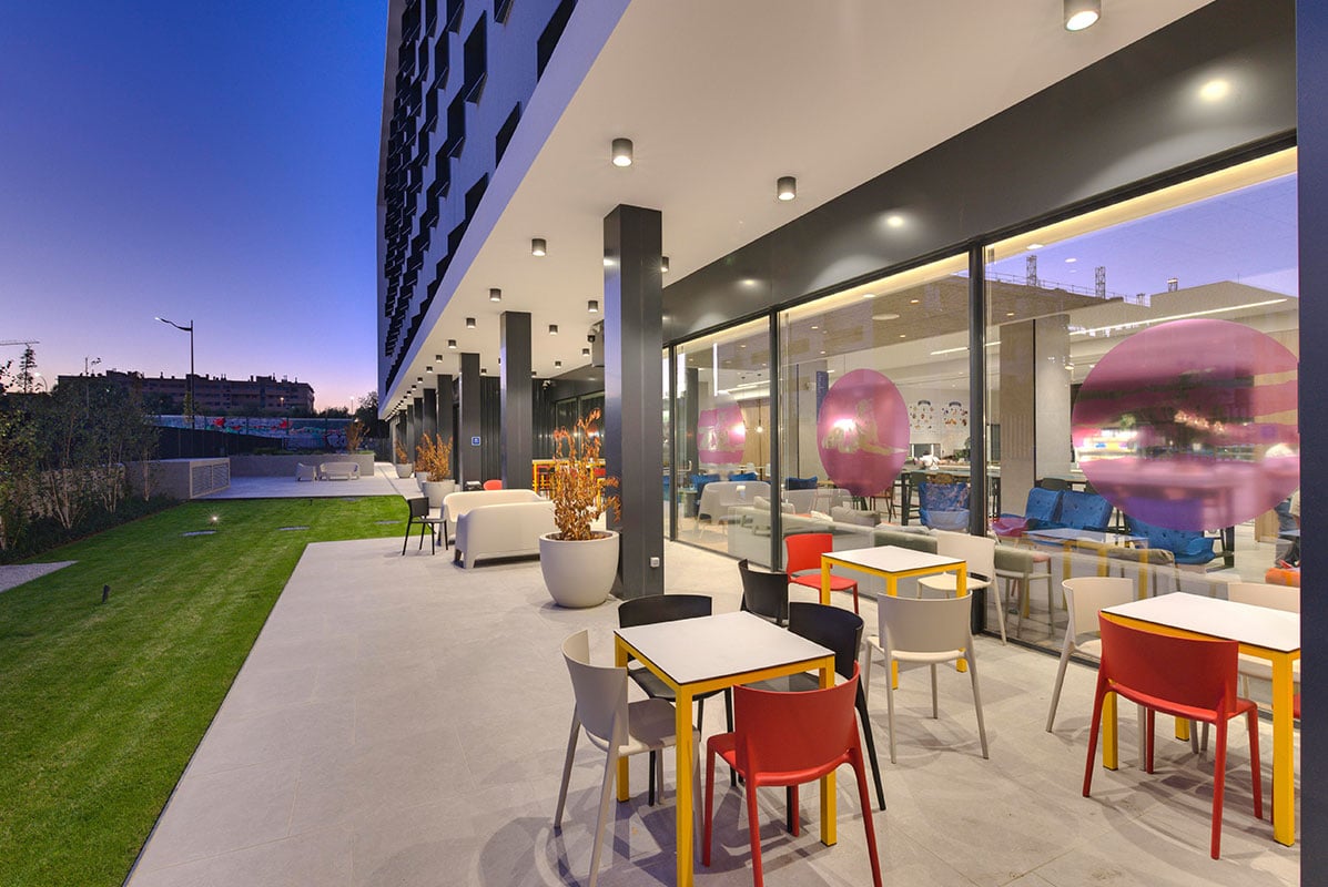 livensa-living-madrid-getafe-terraza-1.jpg