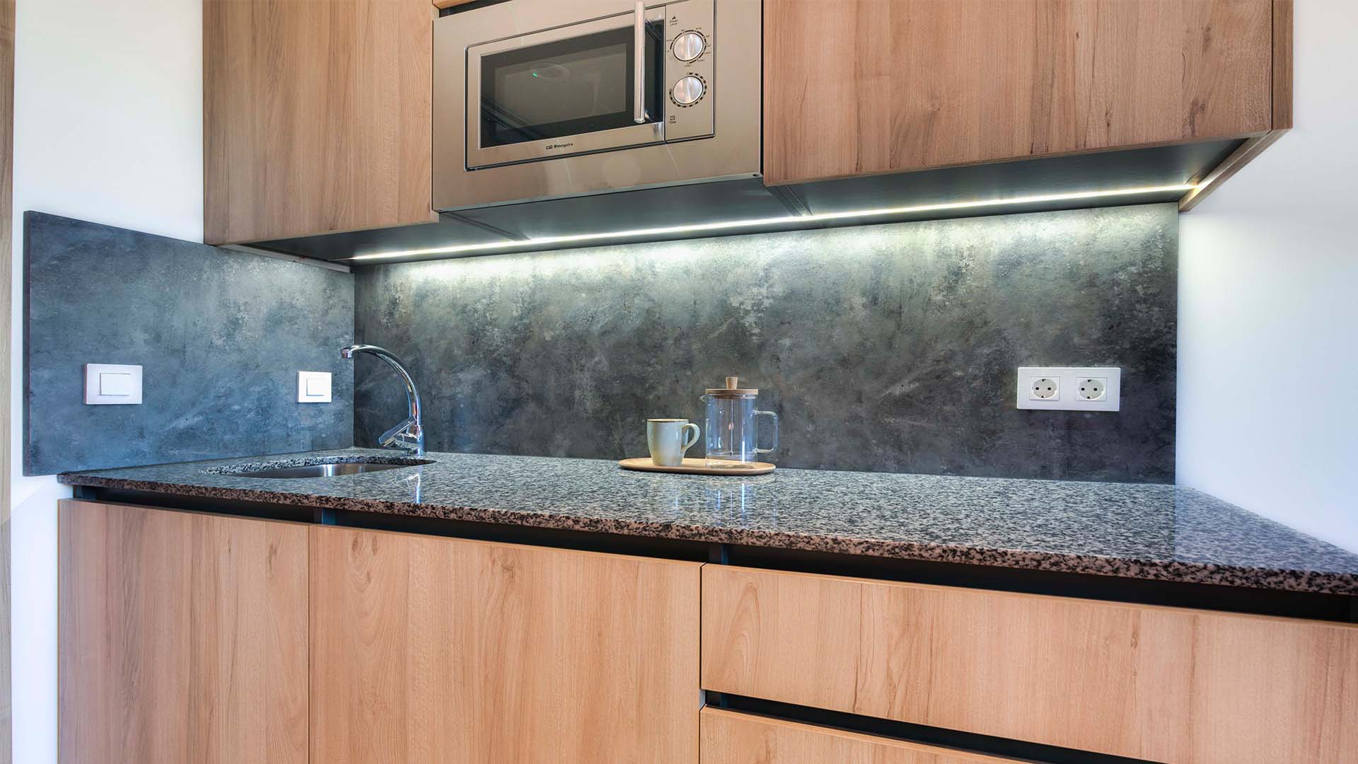livensa-living-madrid-getafe-studio-cocina-standard (5).jpg