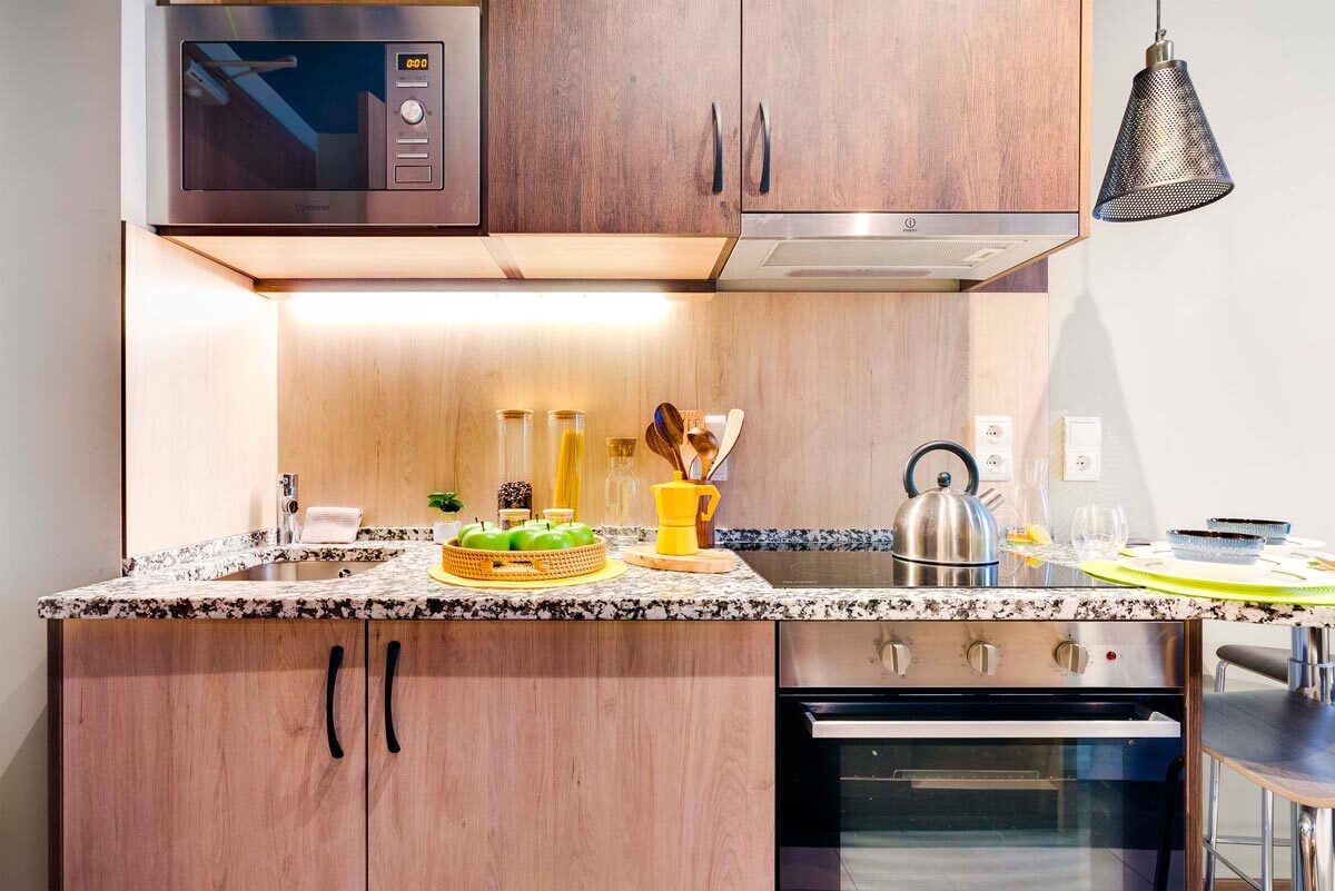 livensa-living-madrid-aravaca-estudio-cocina-super-premium-terrace-2.jpg