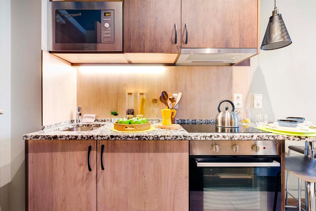 livensa-living-madrid-aravaca-estudio-cocina-superior-1.jpg