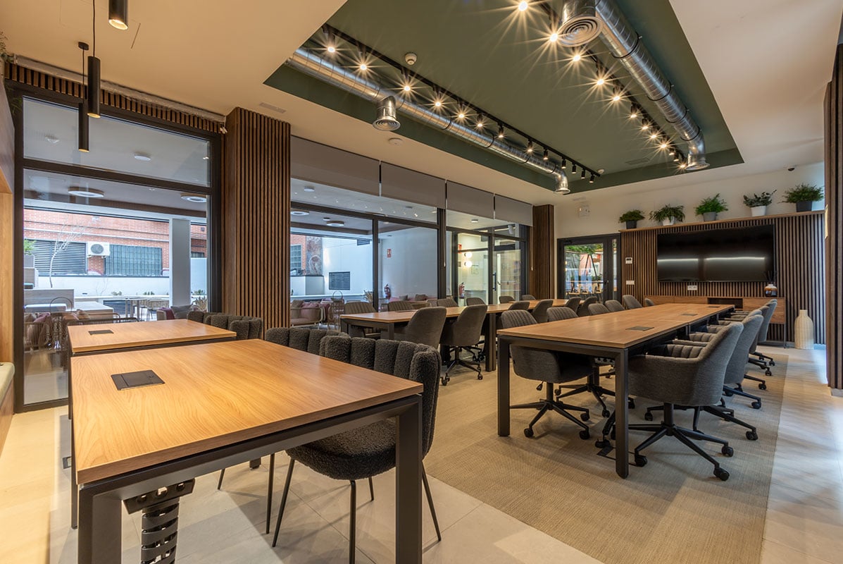 livensa-living-madrid-plaza-castilla-biblioteca.jpg