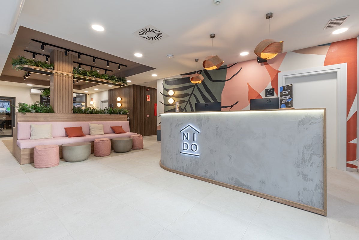 livensa-living-madrid-plaza-castilla-recepcion.jpg