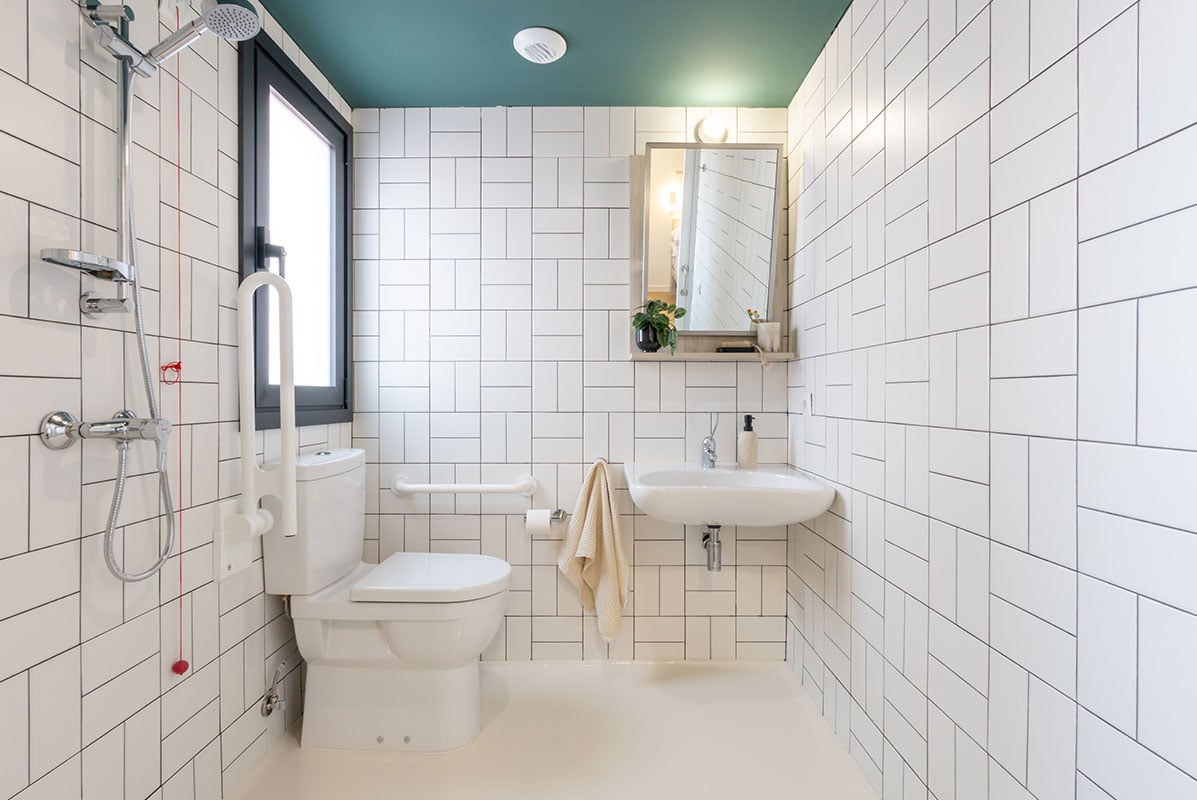 livensa-living-madrid-plaza-castilla-estudio-classic-plus-ensuite-12.jpg