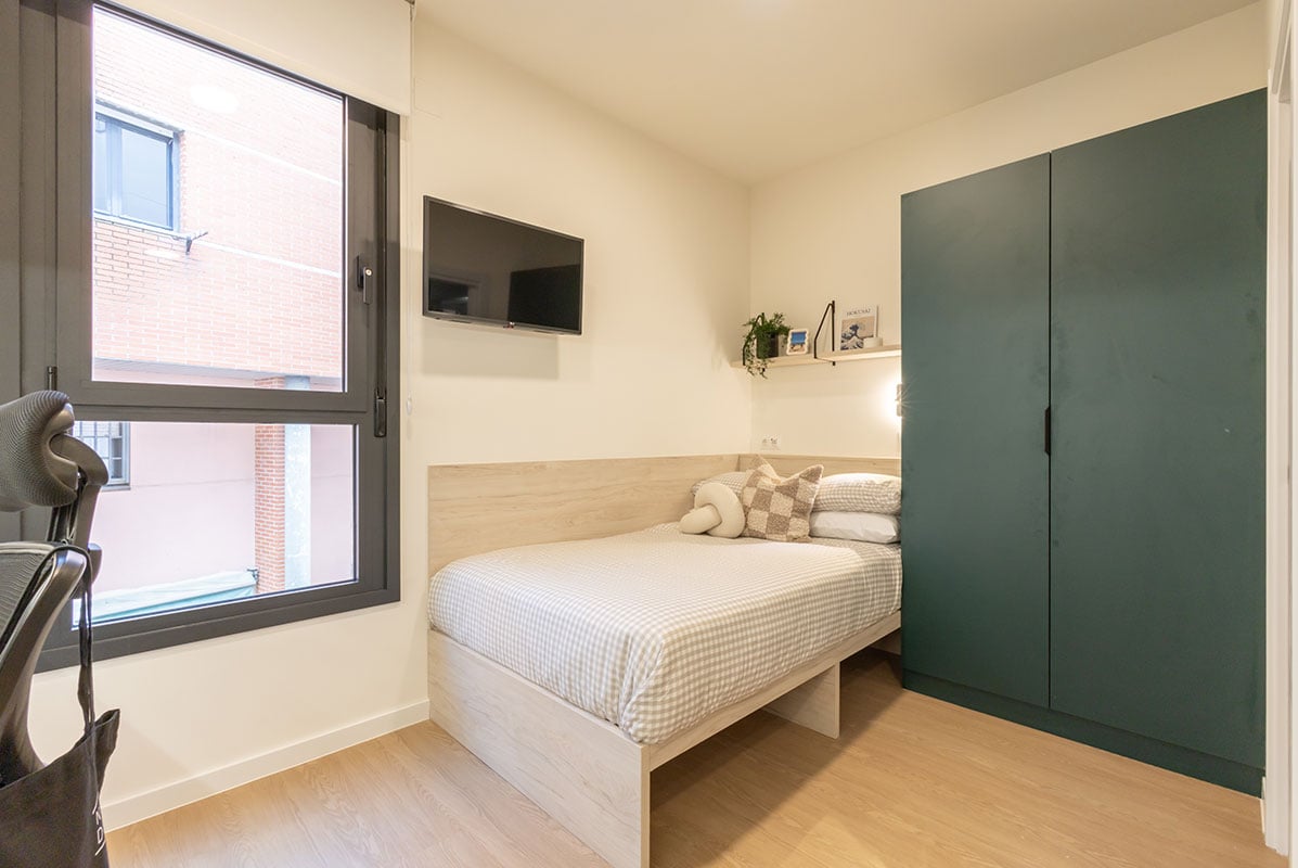 livensa-living-madrid-plaza-castilla-studio-standard-plus-1.jpg