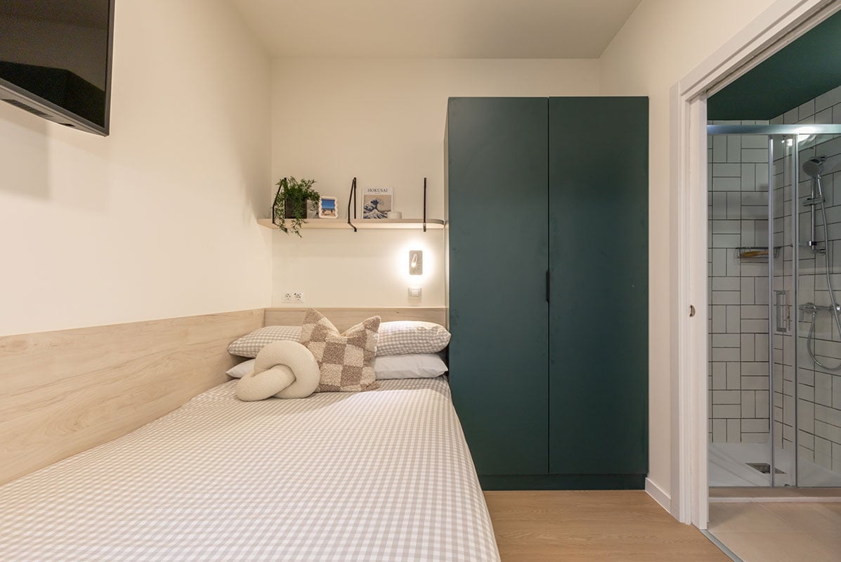 livensa-living-madrid-plaza-castilla-studio-standard-plus-6.jpg