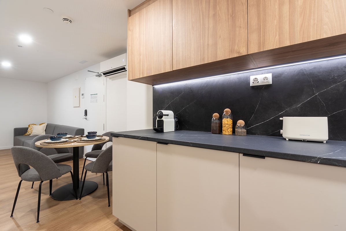 livensa-studios-madrid-principe-pio-estudio-classic-ensuite-4-camas-10.jpg