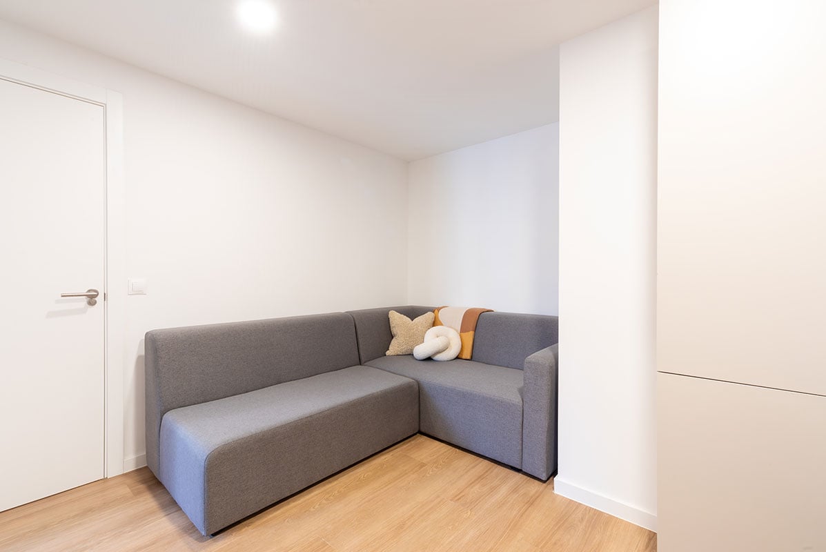 livensa-studios-madrid-principe-pio-estudio-stardard-ensuite-3-camas-11.jpg