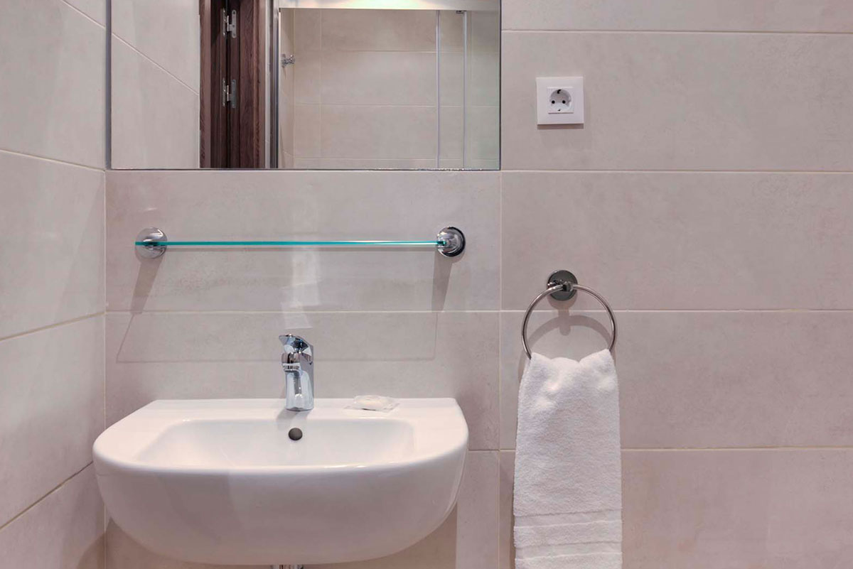 livensa-studios-malaga-feria-studio-kitchenette-standard-terrace-1.jpg
