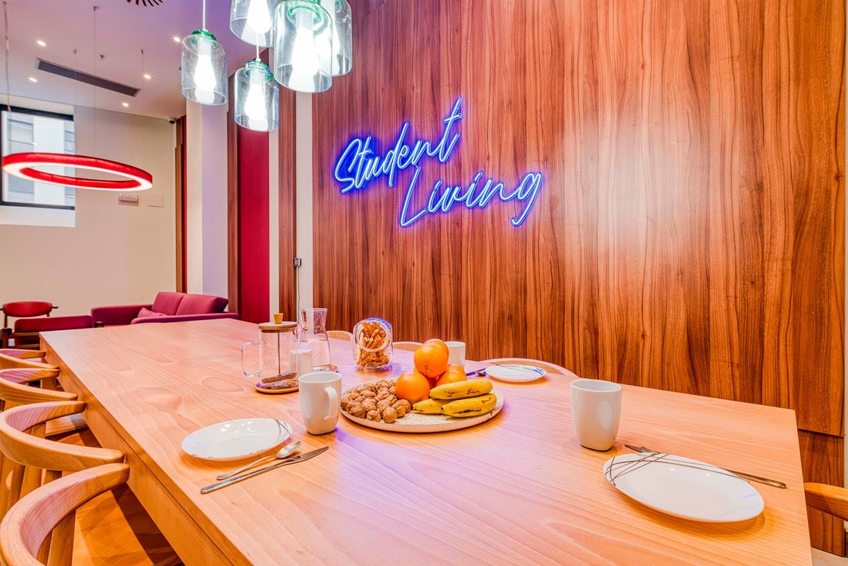 livensa-living-pamplona-sala-fiesta-comedor-1.jpg