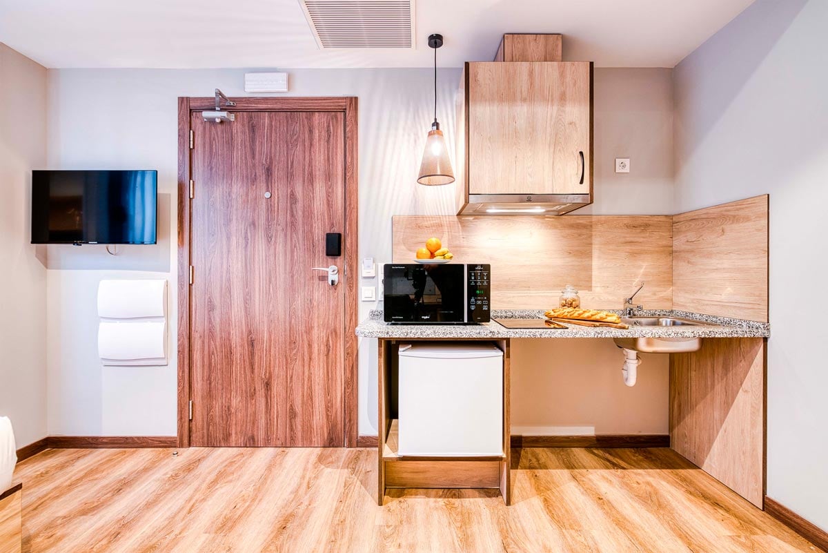 livensa-living-pamplona-studio-cocina-superior-accesible-2.jpg