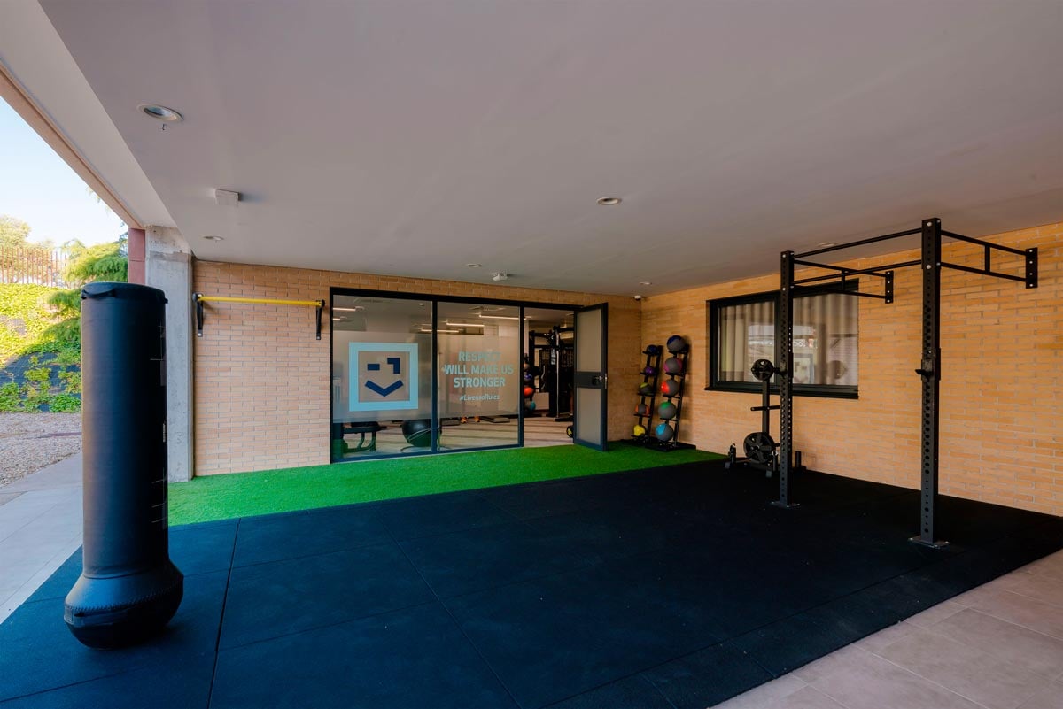 livensa-living-salamanca-gimnasio-exterior.jpg