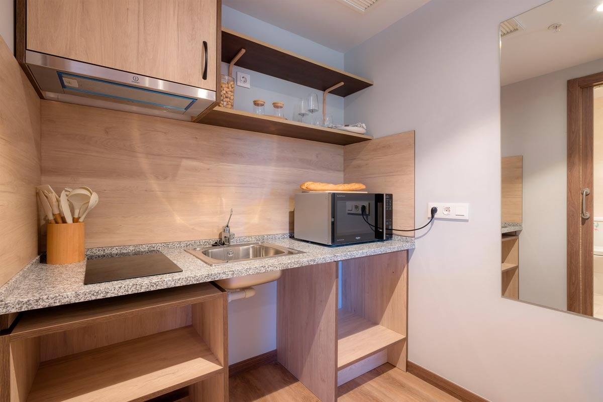 livensa-living-salamanca-estudio-cocina-premium-accesible-1.jpg
