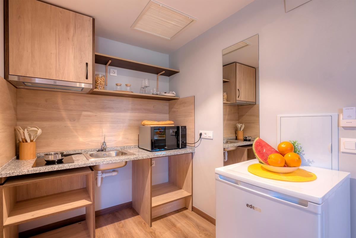 livensa-living-salamanca-estudio-cocina-premium-accesible-3.jpg
