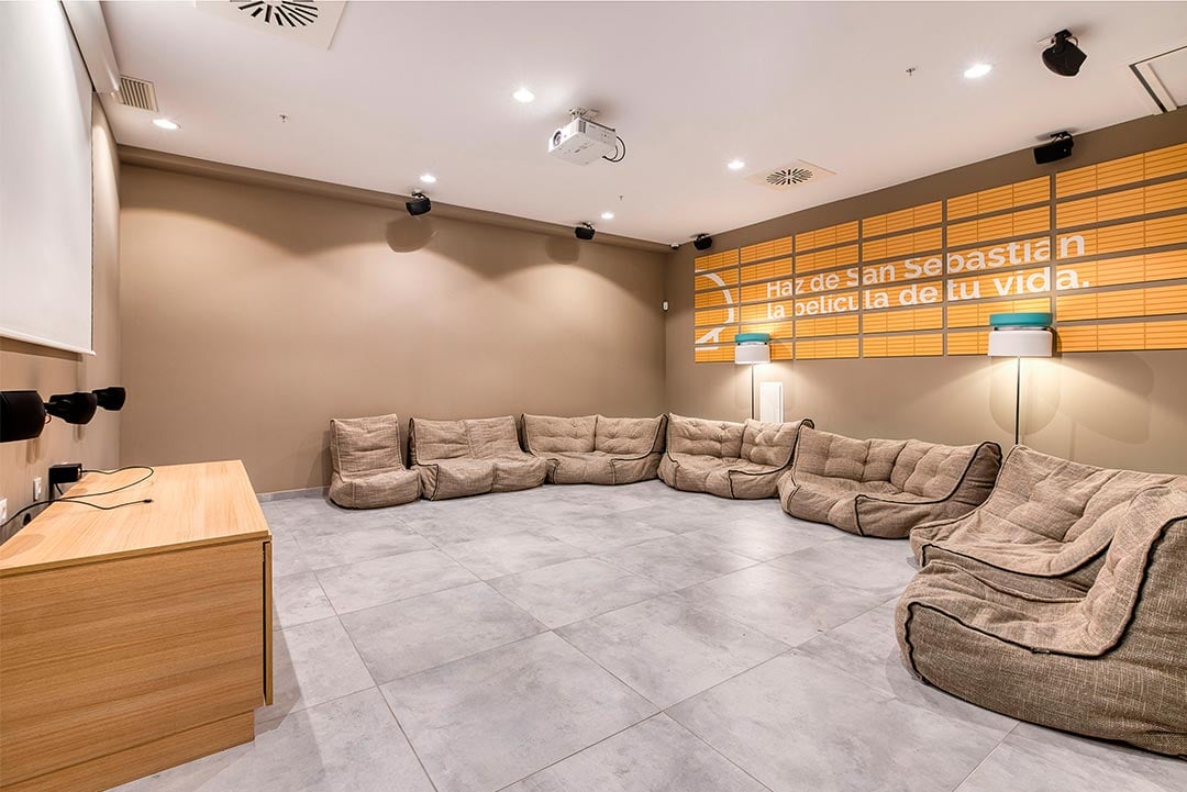 livensa-studios-san-sebastian-sala-cine.jpg
