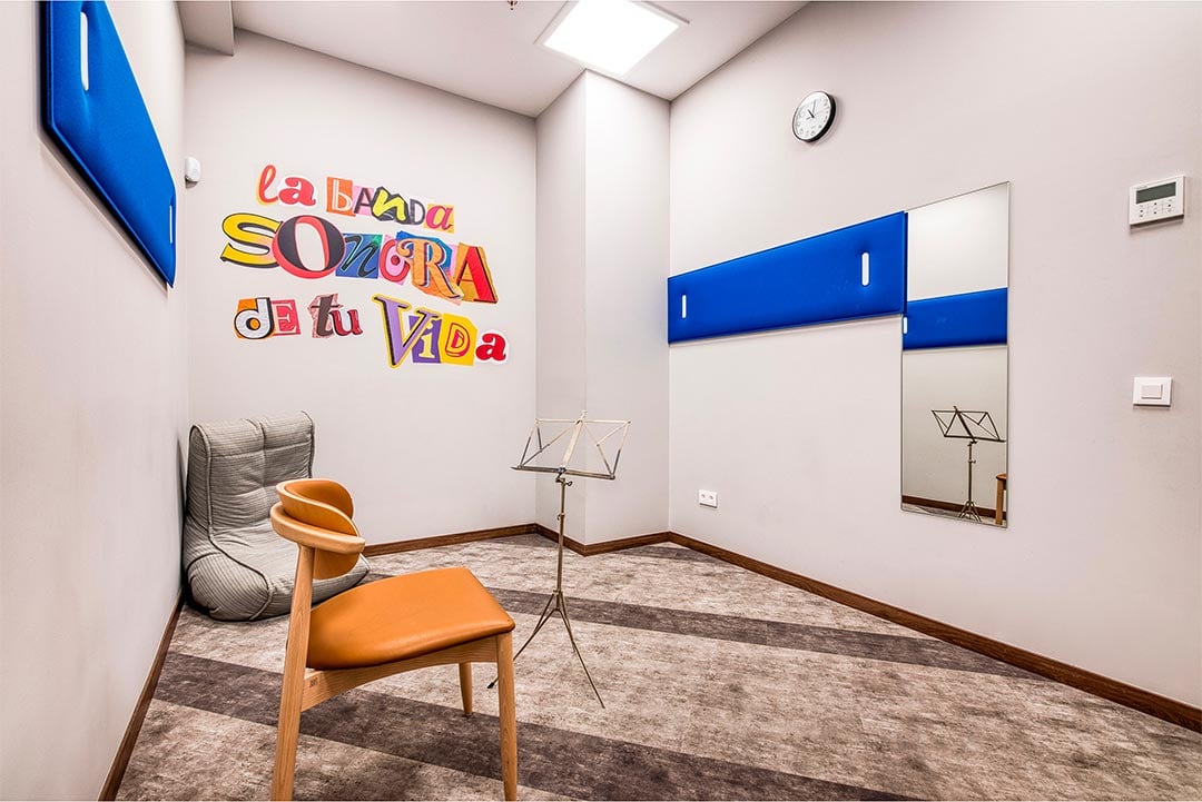livensa-studios-san-sebastian-sala-musica-2.jpg