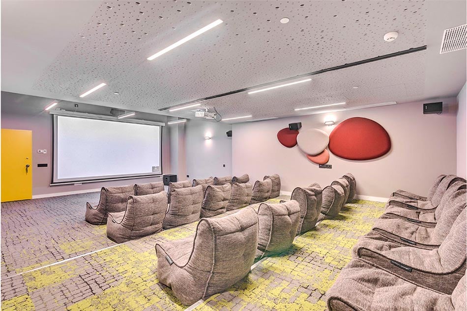 livensa-living-sevilla-cine.jpg