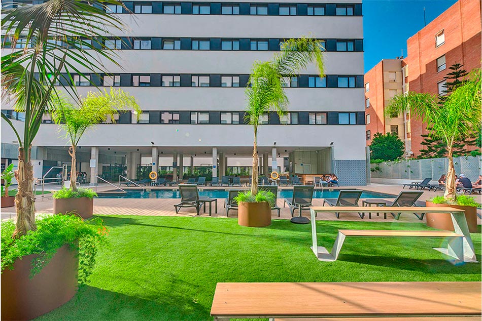 livensa-living-sevilla-jardin.jpg