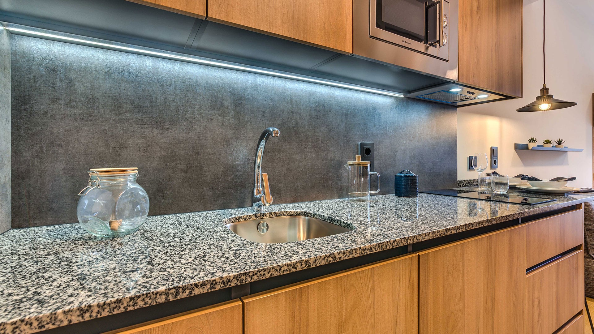 livensa-living-sevilla-studio-cocina-premium (4).jpg