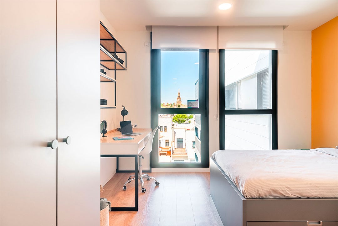 livensa-living-sevilla-el-porvenir-area-estudio-premium-2.jpg