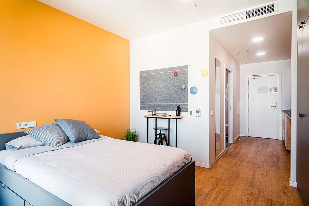 livensa-living-sevilla-el-porvenir-area-estudio-premium-4.jpg