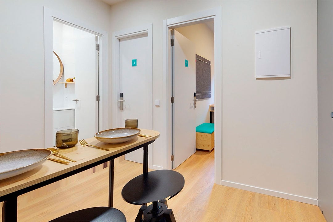 livensa-living-sevilla-el-porvenir-area-estudio-standard-2camas-2.jpg