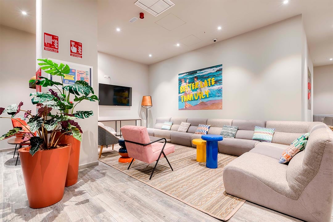 livensa-studios-valencia-marina-sala-multimedia.jpg