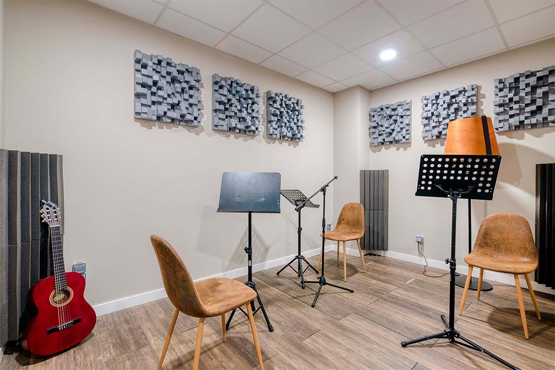 livensa-studios-valencia-marina-sala-musica.jpg