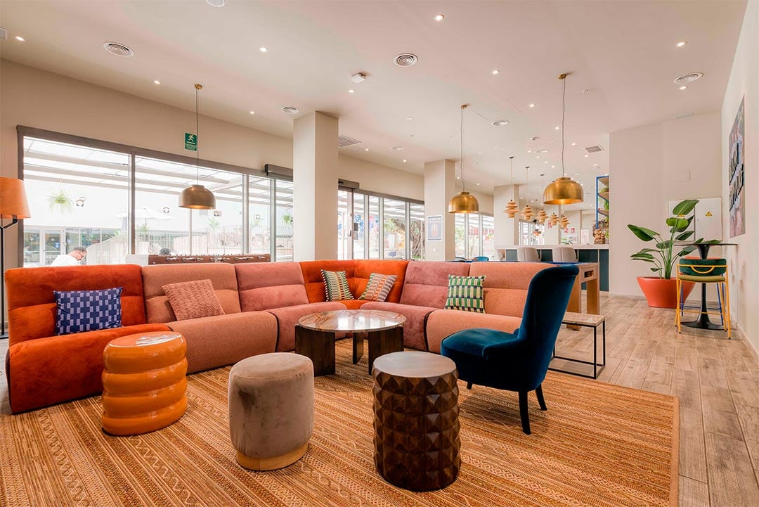 livensa-studios-valencia-marina-zona-lounge-1.jpg